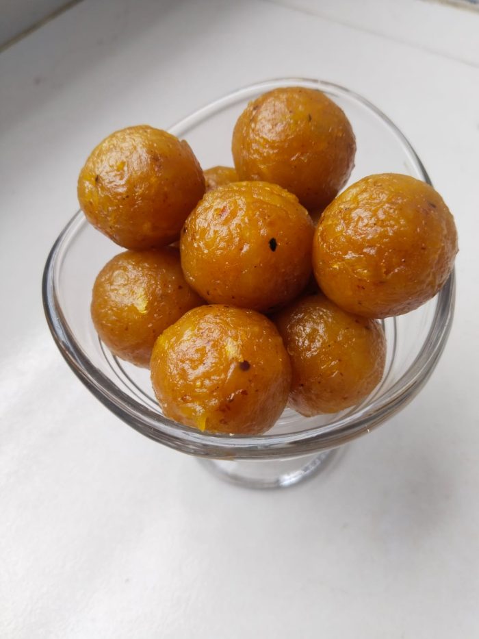 আমের টক ঝাল মিষ্টি নাড়ু